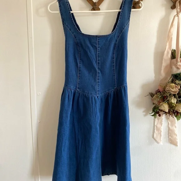 Blue Denim Sleeveless Dress - Picture 2 of 7